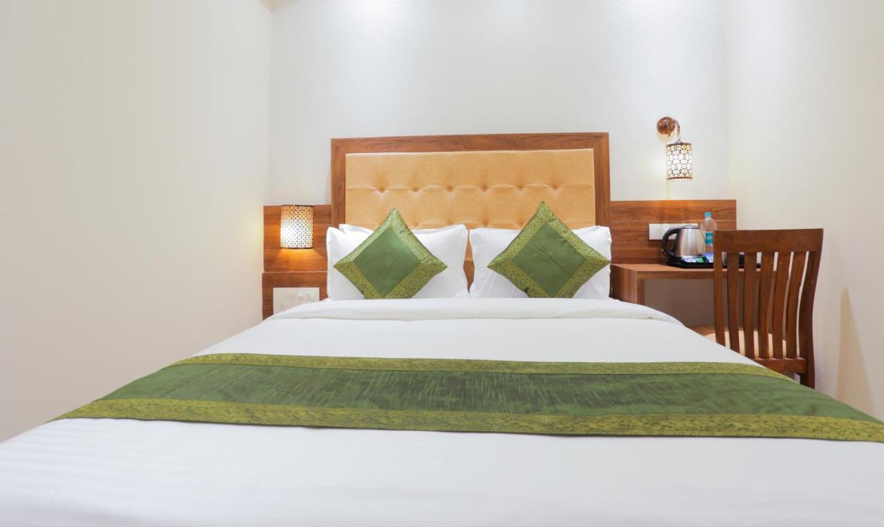 Hotel Amber Palace Mumbai Central ภายนอก รูปภาพ