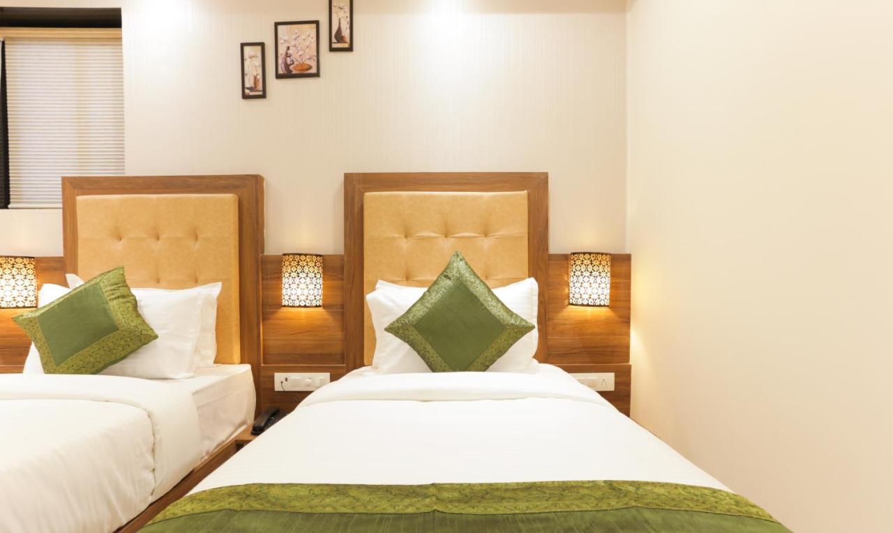 Hotel Amber Palace Mumbai Central ภายนอก รูปภาพ