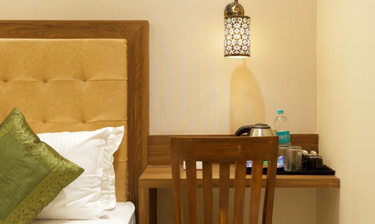 Hotel Amber Palace Mumbai Central ภายนอก รูปภาพ