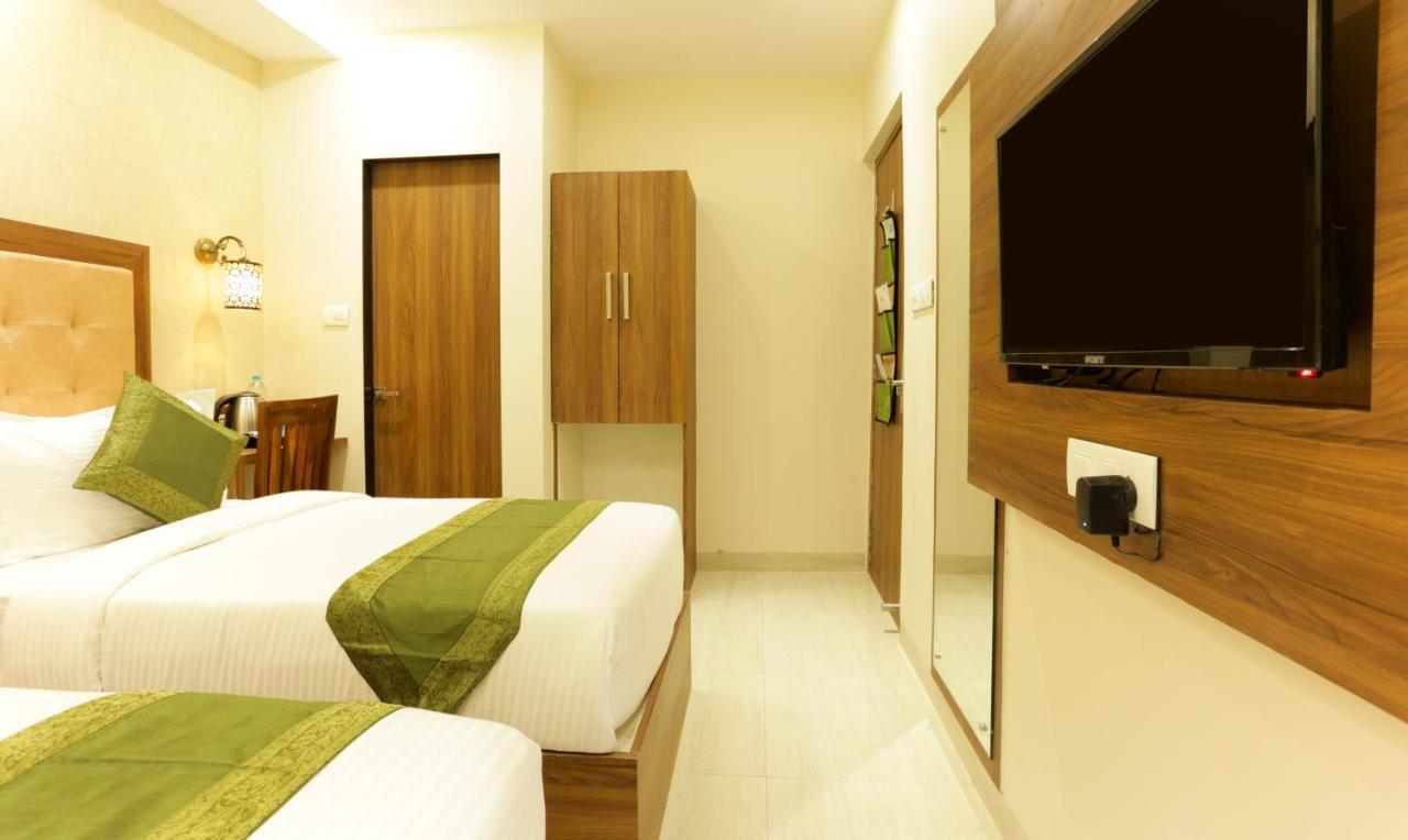 Hotel Amber Palace Mumbai Central ภายนอก รูปภาพ