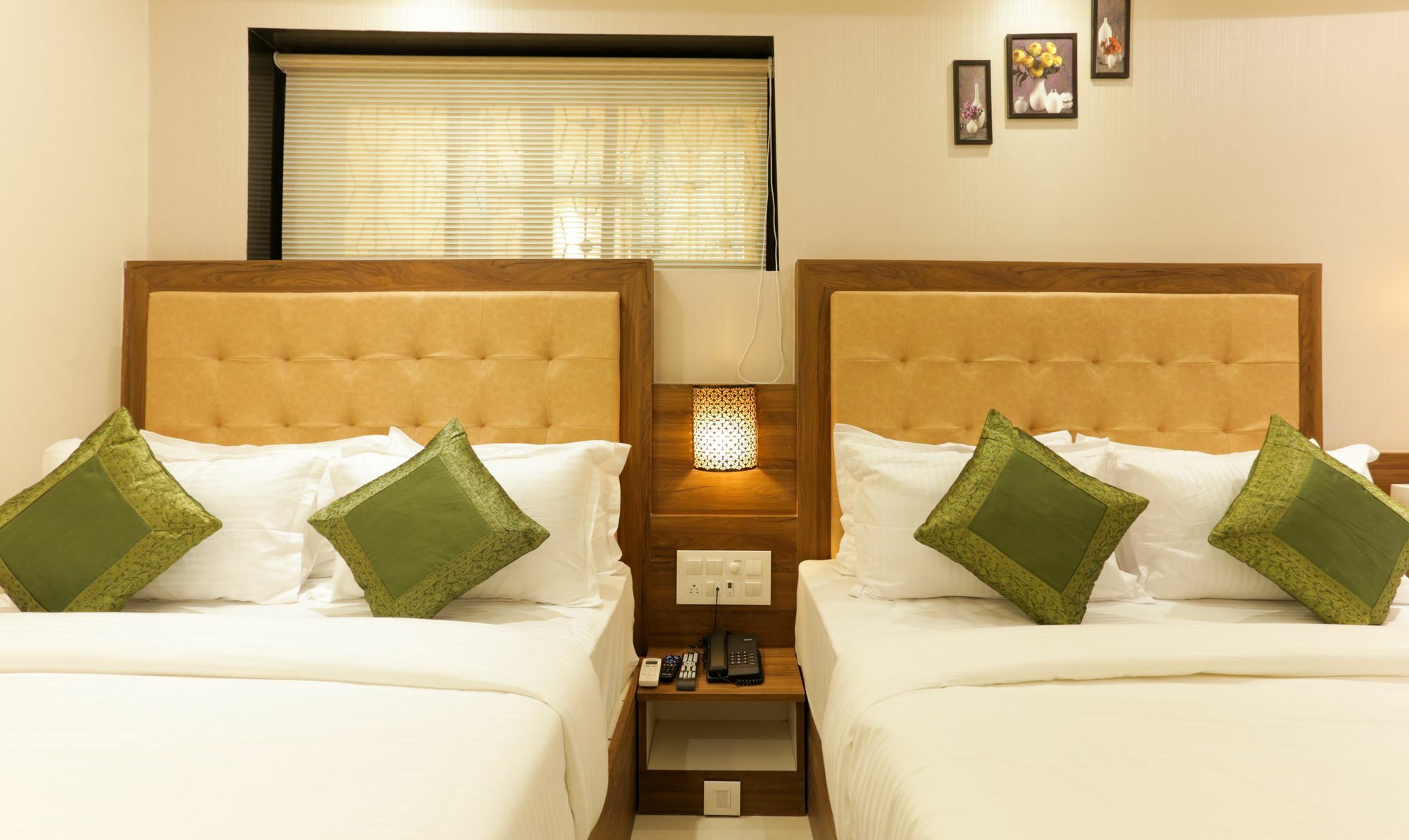 Hotel Amber Palace Mumbai Central ภายนอก รูปภาพ