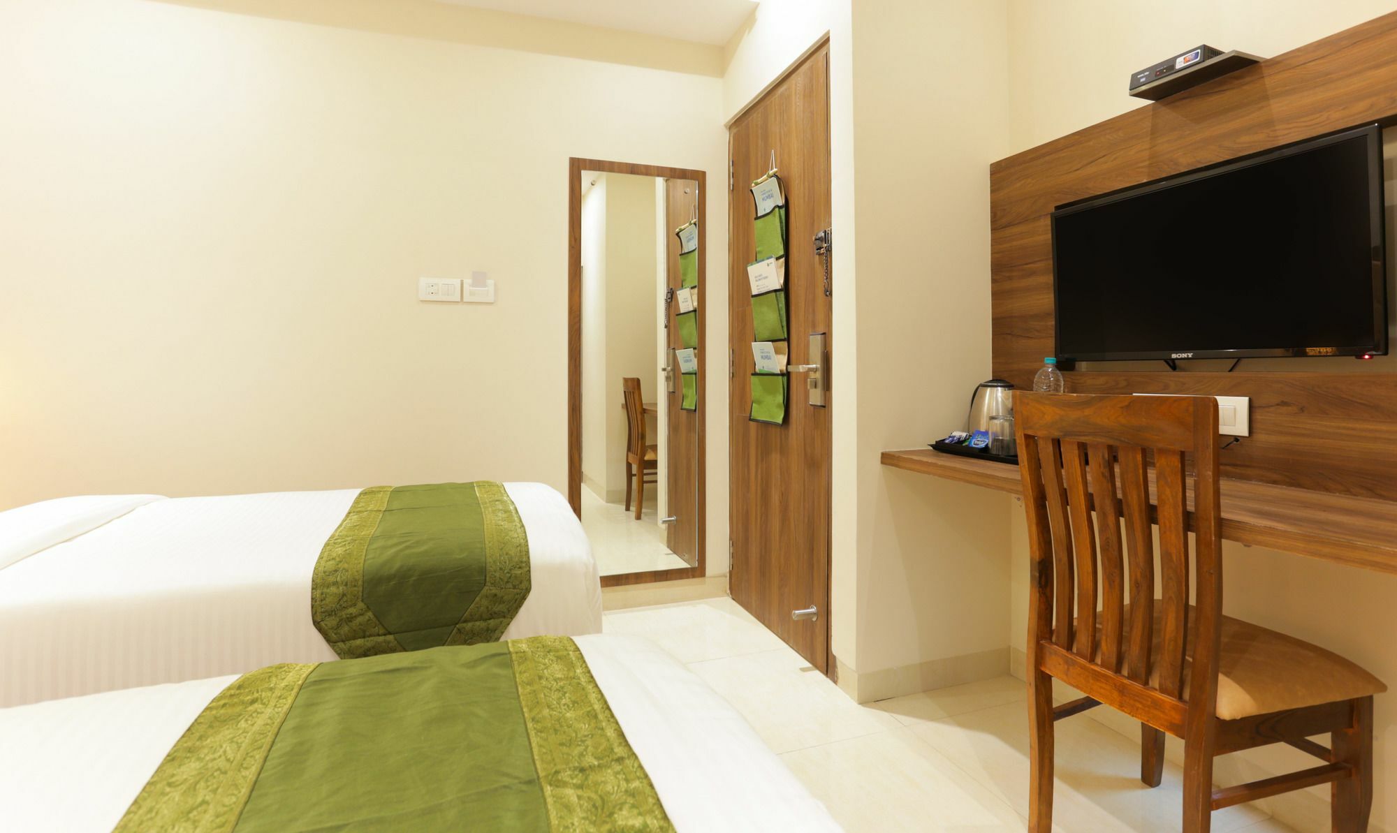 Hotel Amber Palace Mumbai Central ภายนอก รูปภาพ