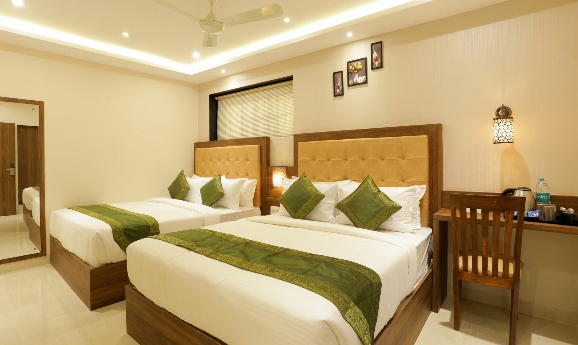Hotel Amber Palace Mumbai Central ภายนอก รูปภาพ